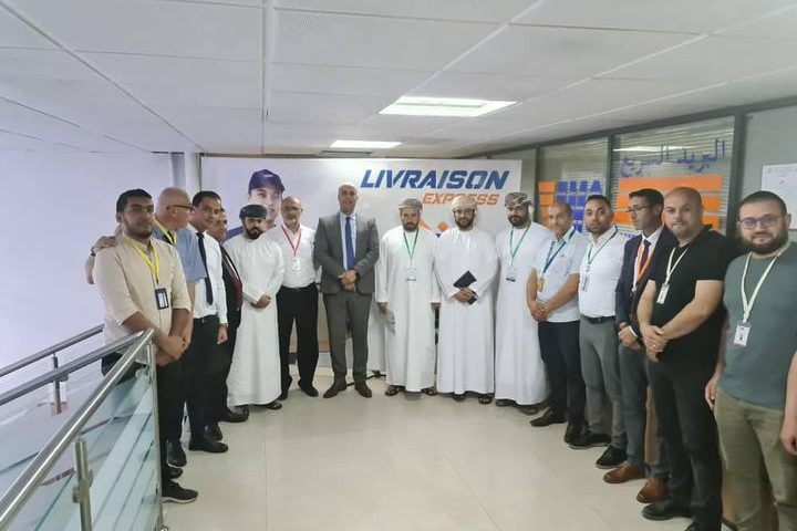 EMS Champion Post Algeria reçoit une importante délégation qui comprend des cadres de l’Express Post Corporation d’Oman.